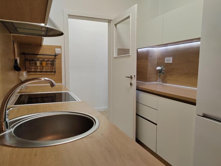 City Sqare Apartment Verde Üsküp Dış mekan fotoğraf