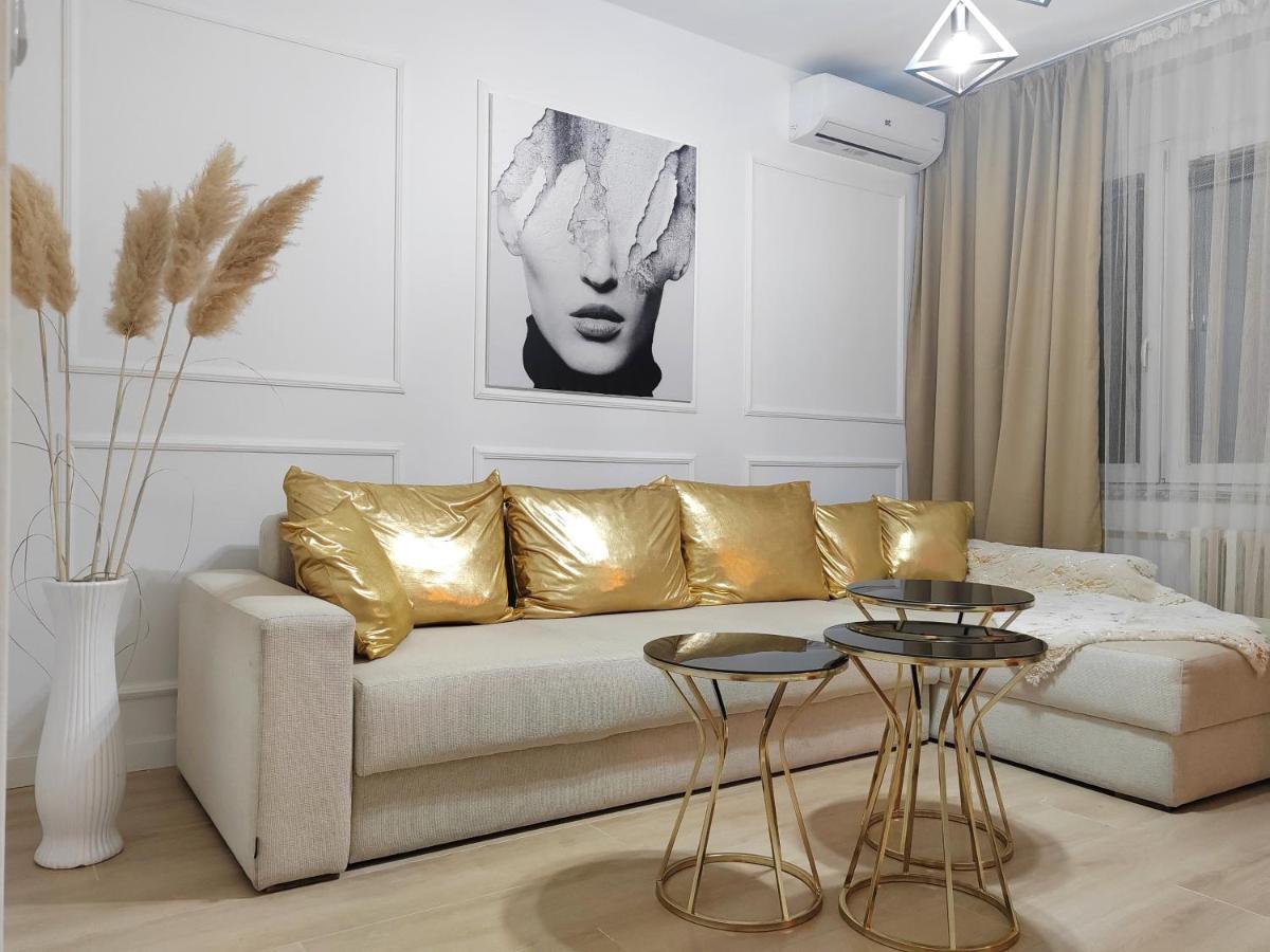 City Sqare Apartment Verde Üsküp Dış mekan fotoğraf